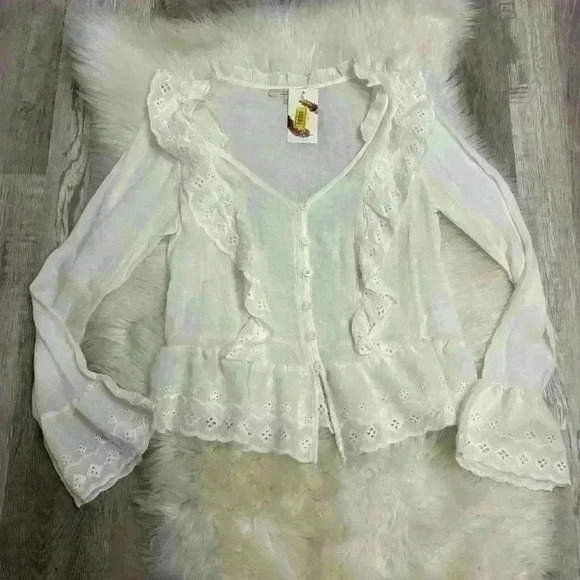 NWT Chelsea & Violet flutter sleeve Embroidery and ruffle trim sz small boho - Picture 3 of 8